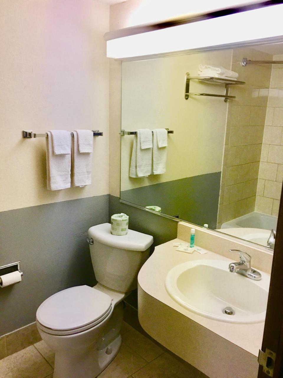 Lancaster Welcome Inn Екстериор снимка